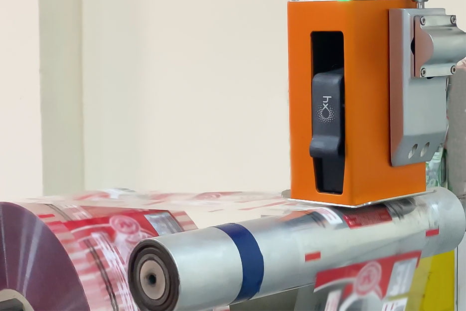 Industrial inkjet printer on flexible packaging